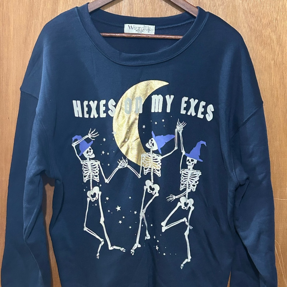 Wound Up Halloween Graphic Sweatshirt XXL